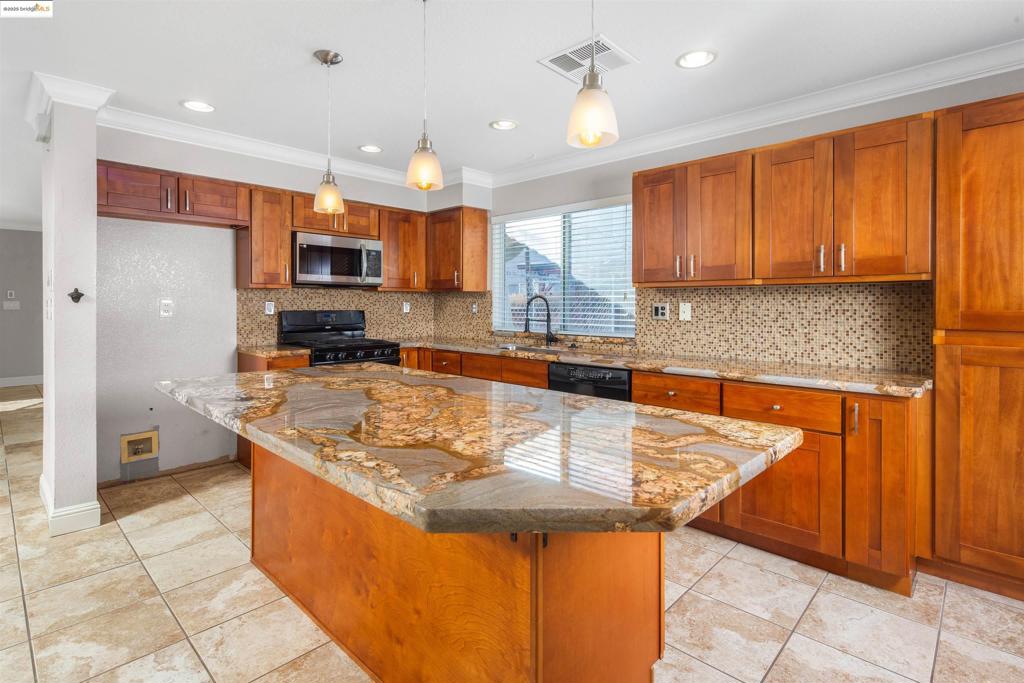 DISCOVERY  BAY - Residential