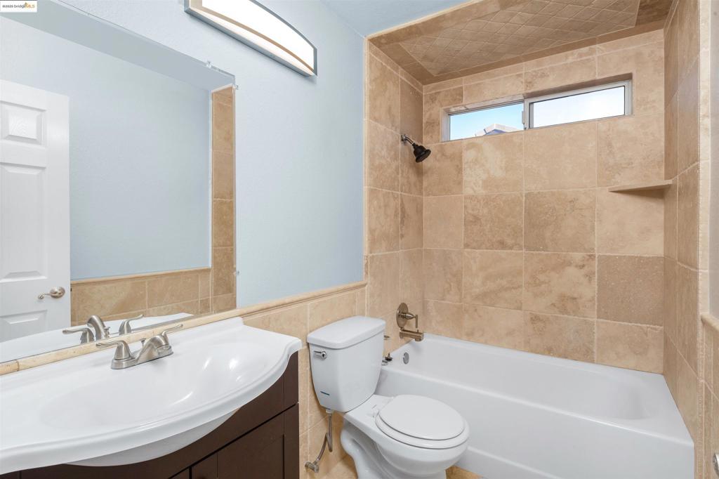 DISCOVERY  BAY - Residential