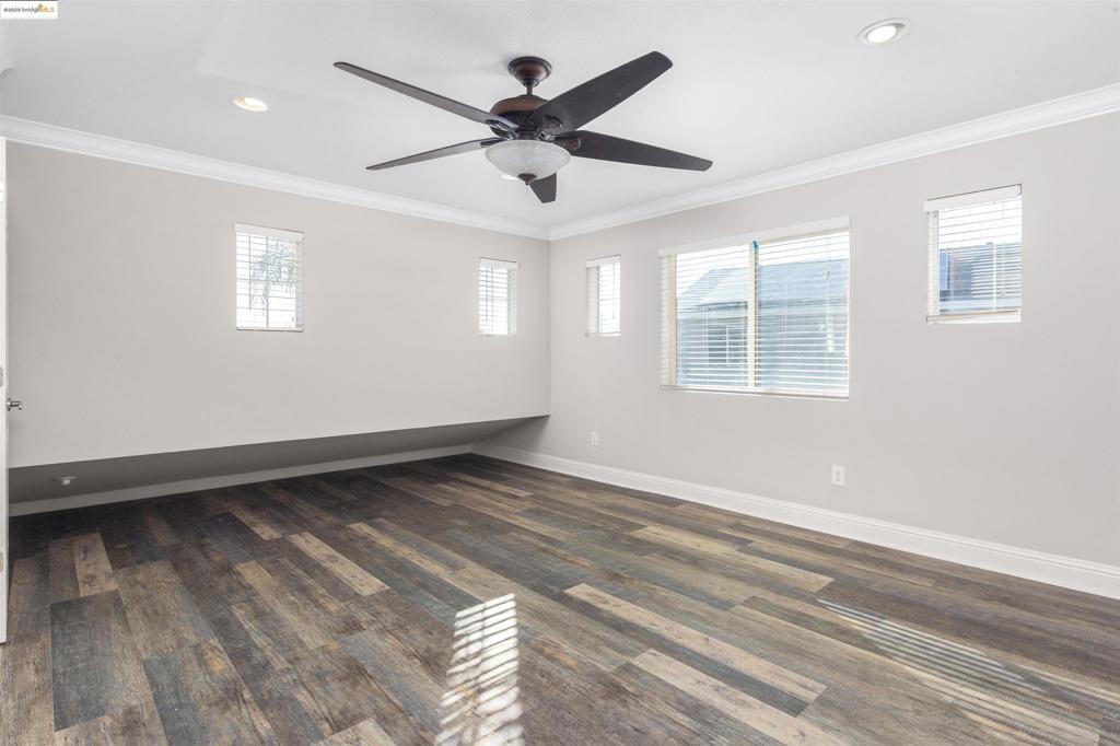 DISCOVERY  BAY - Residential