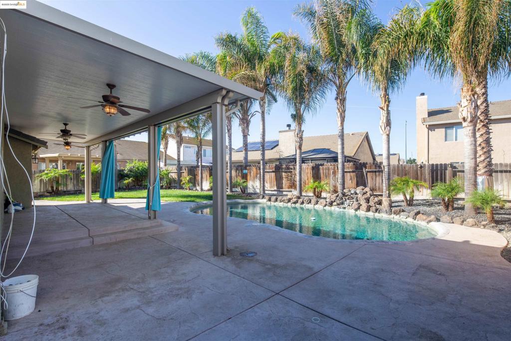 DISCOVERY  BAY - Residential