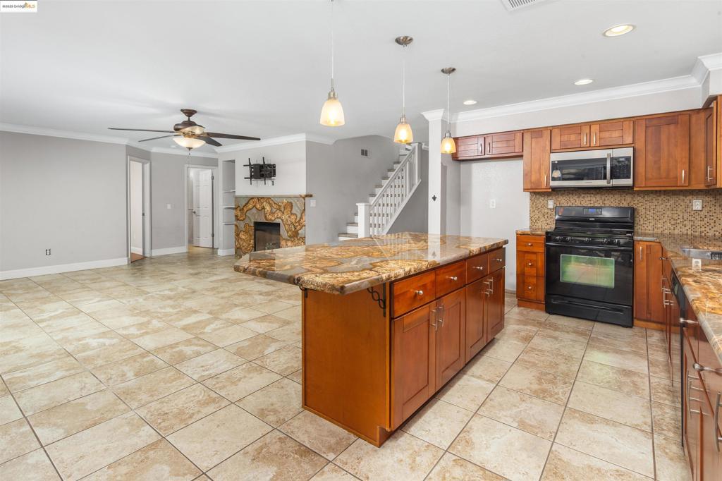 DISCOVERY  BAY - Residential