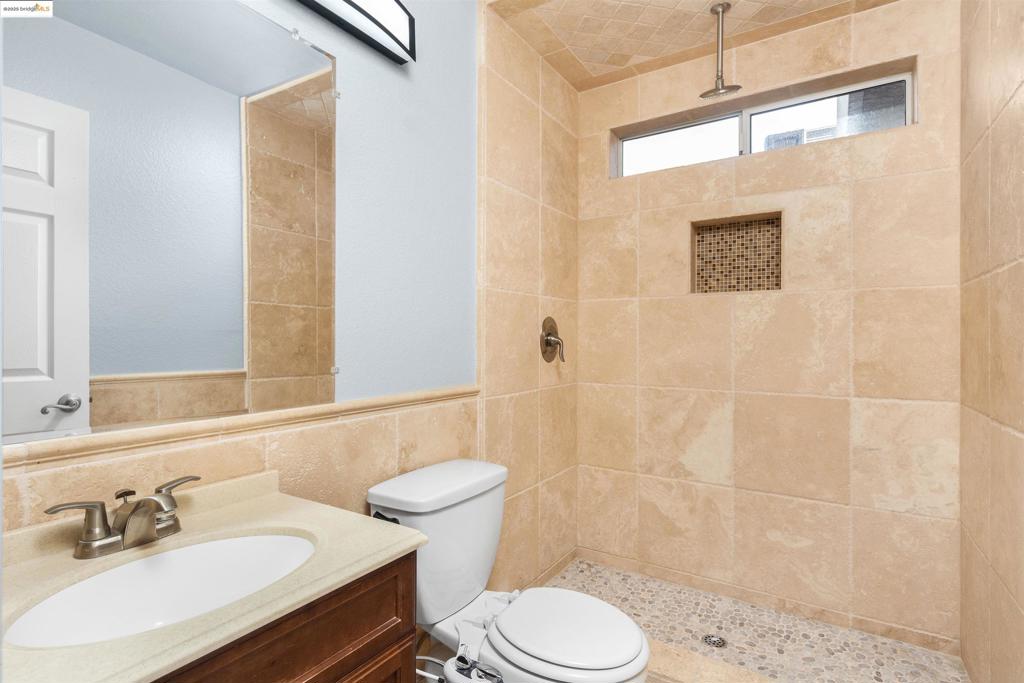 DISCOVERY  BAY - Residential