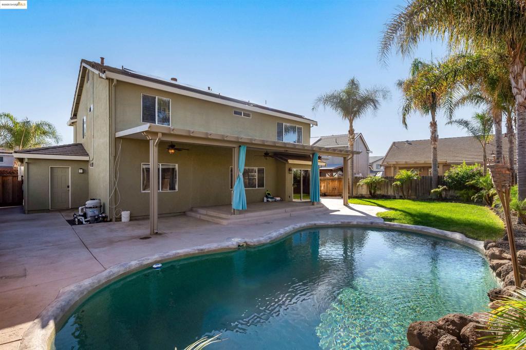 DISCOVERY  BAY - Residential