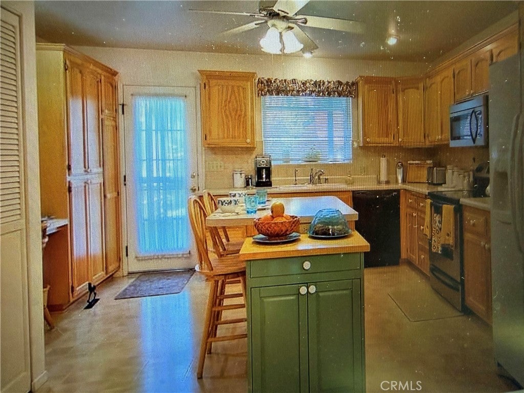 16966 Manzanita