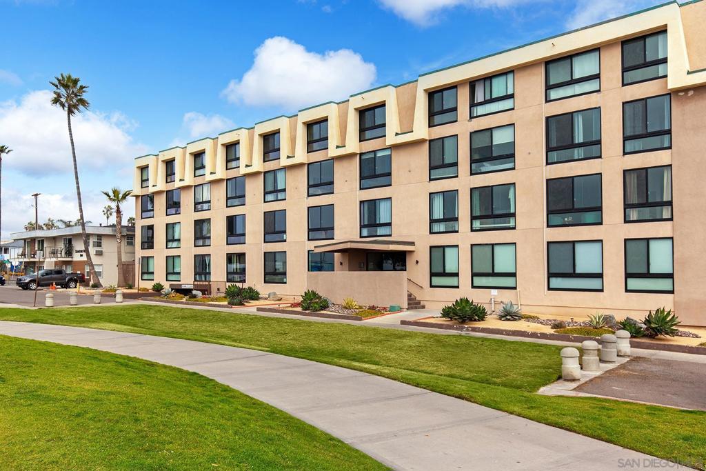 4667 Ocean Blvd 108