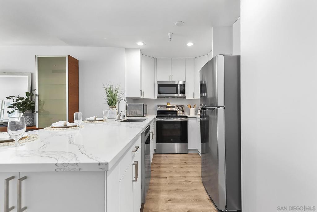 4667 Ocean Blvd 108
