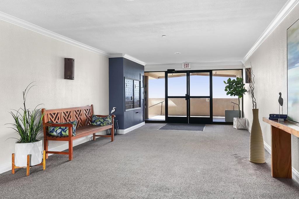 4667 Ocean Blvd 108