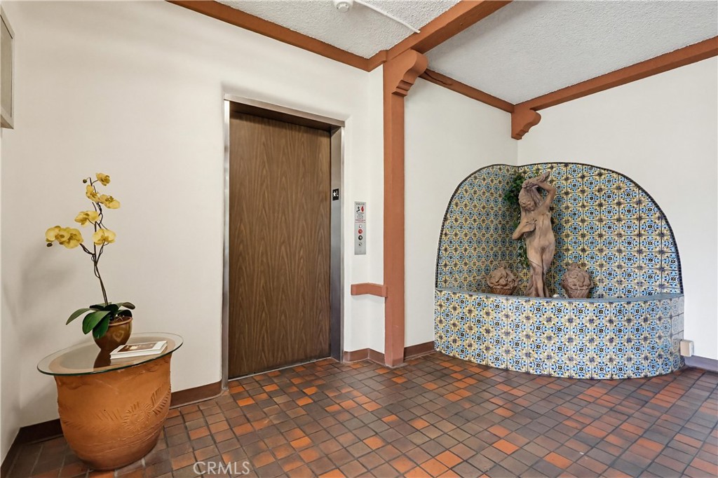 2805 E 3rd 20