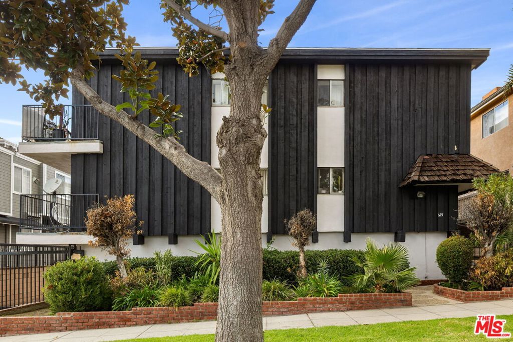 615 E Magnolia Boulevard