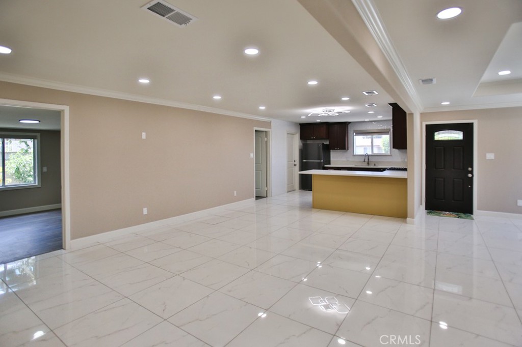 9142 Sabre Lane
