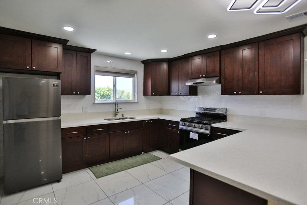 9142 Sabre Lane