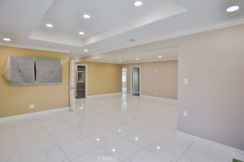 9142 Sabre Lane
