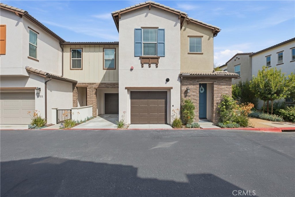 1724 Valley Oak