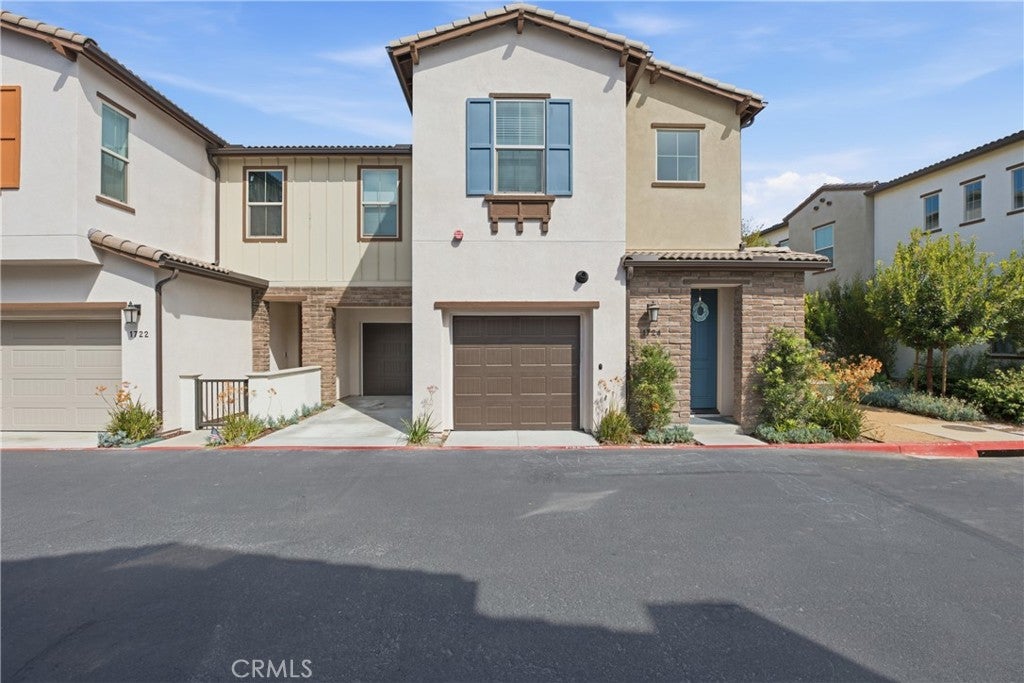 1724 Valley Oak WAY, Oceanside CA 92056