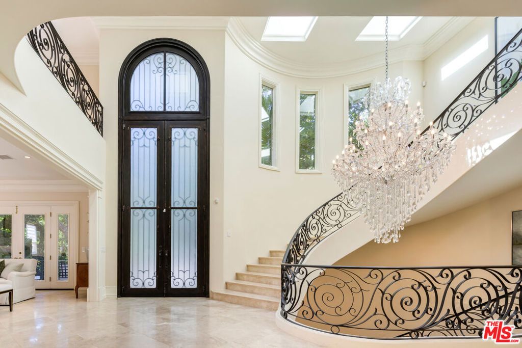 Photo of 1350 Benedict Canyon Drive, Beverly Hills, CA 90210 (MLS # 25612765)