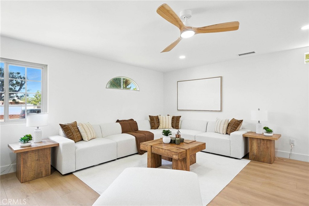 12602 Roberto Way