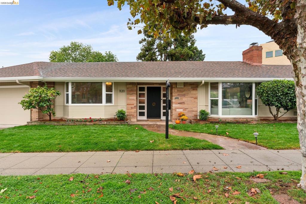 1120 Hubert Rd