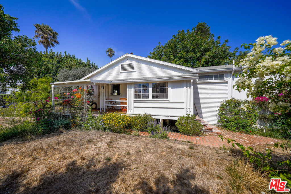 3530 Grand View Boulevard