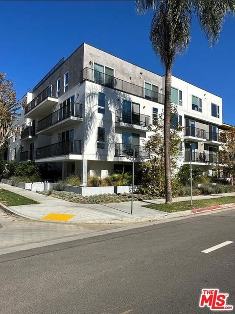 Photo of 4806 Sylmar Ave #PH2, Sherman Oaks, CA 91423 (MLS # 25610039) Photo of 4806 Sylmar Ave #PH2, Sherman Oaks, CA 91423 (MLS # 25610039)