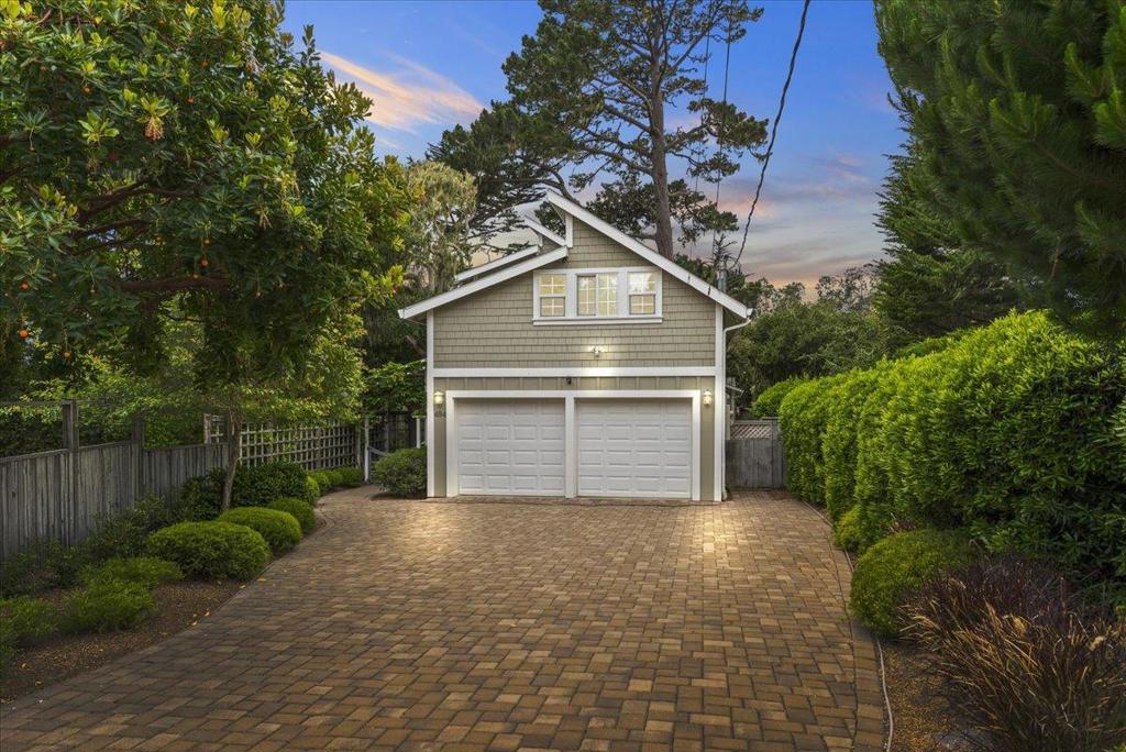 494 GROVE ACRE Avenue