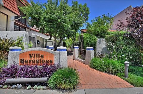 Photo of 22255 1/2 Erwin St, Woodland Hills, CA 91367 (MLS # SR25246787) Photo of 22255 1/2 Erwin St, Woodland Hills, CA 91367 (MLS # SR25246787)
