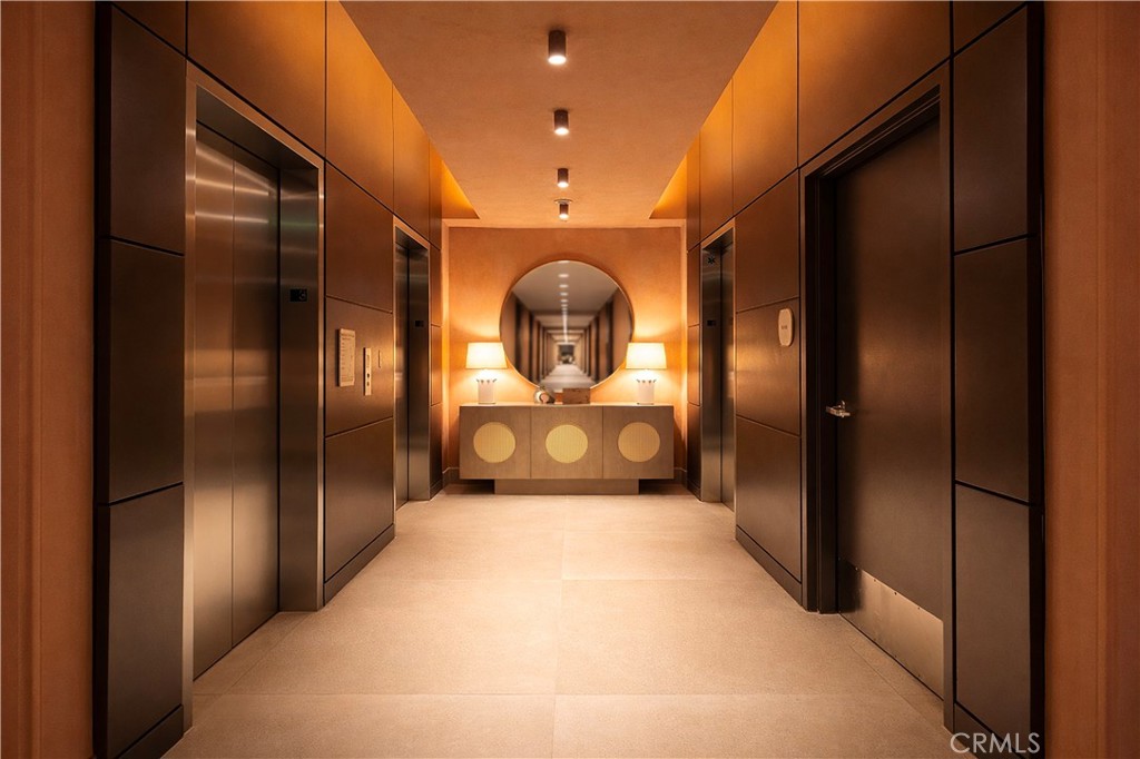 9 MacArthur Place 403