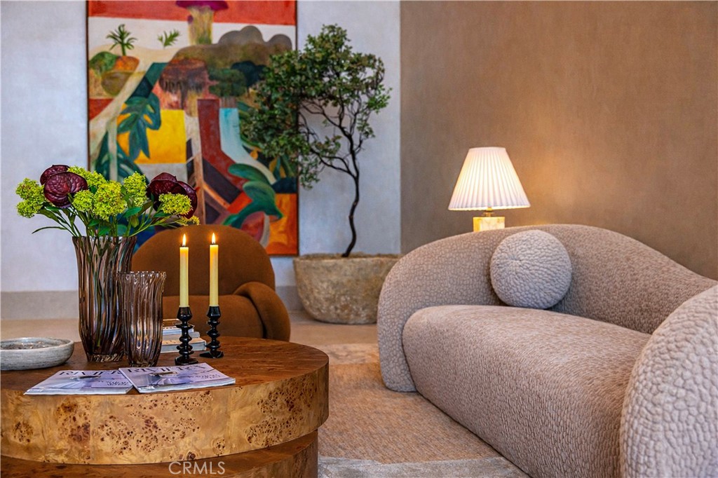 9 MacArthur Place 403