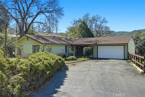 Photo of 40888 Goldside Dr, Oakhurst, CA 93644 (MLS # FR26065681)