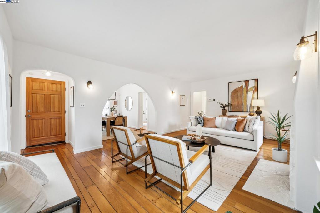 LAUREL DISTRICT - Residential