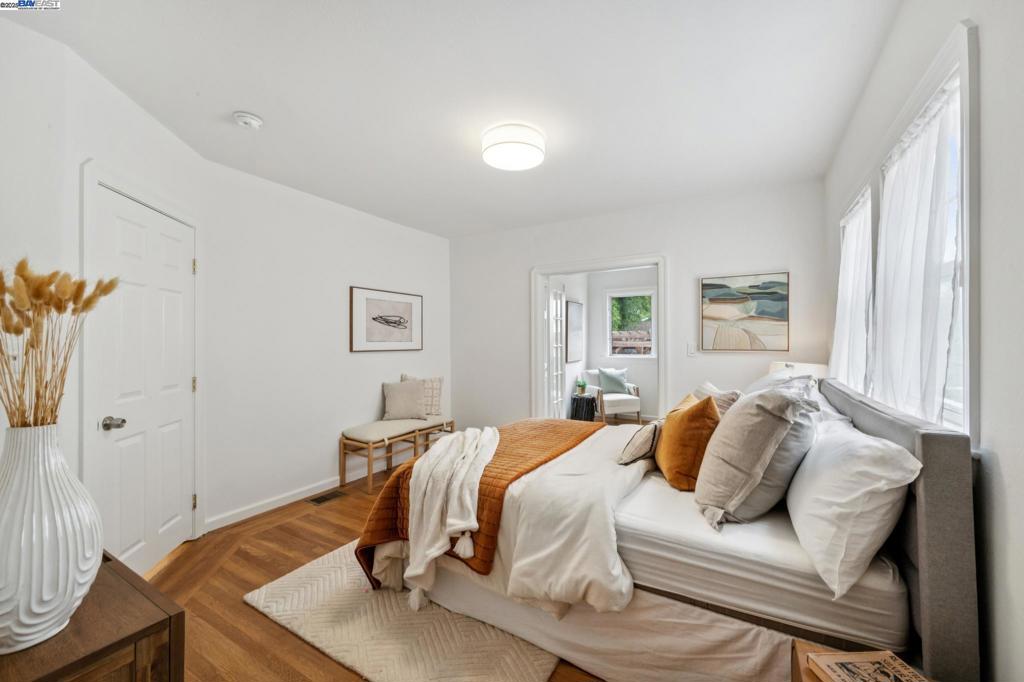 LAUREL DISTRICT - Residential