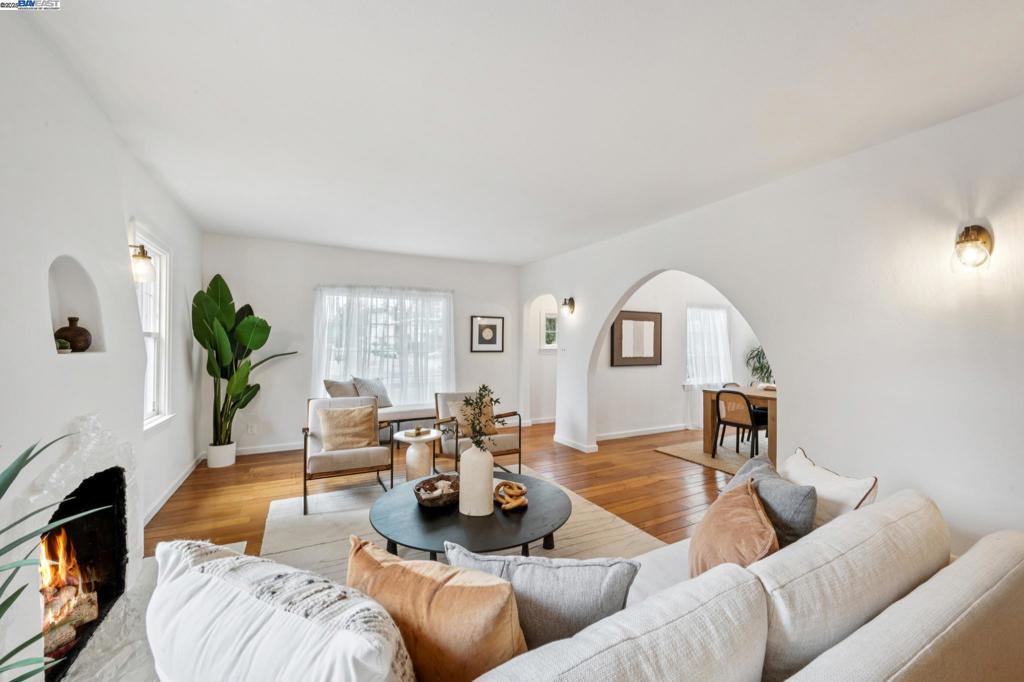 LAUREL DISTRICT - Residential