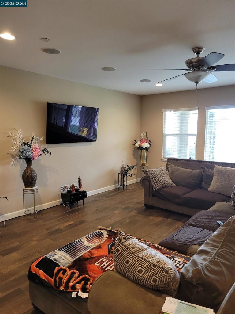 BRENTWOOD - Residential