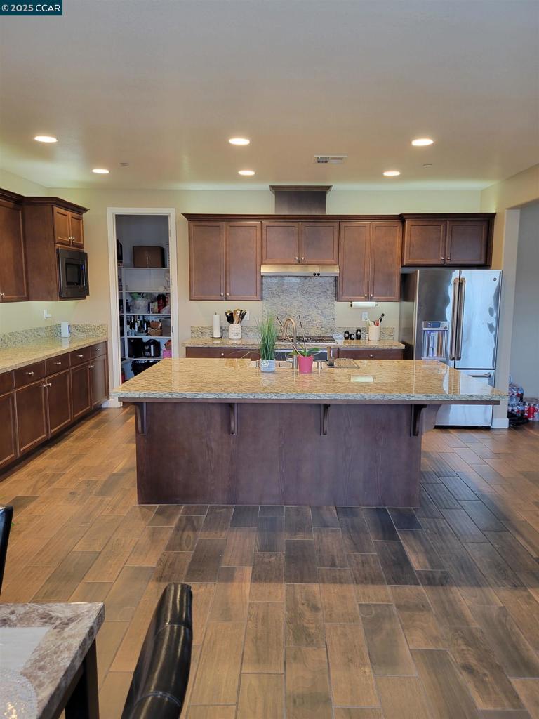 BRENTWOOD - Residential