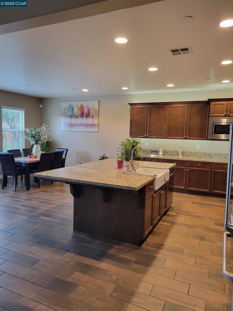 BRENTWOOD - Residential