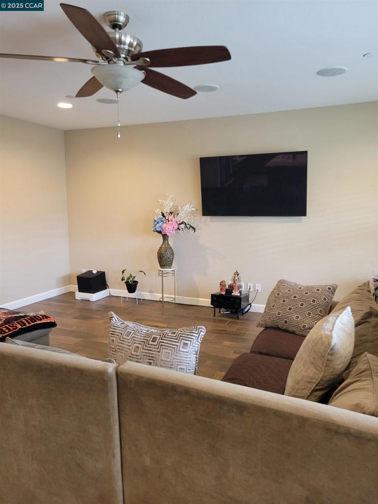 BRENTWOOD - Residential