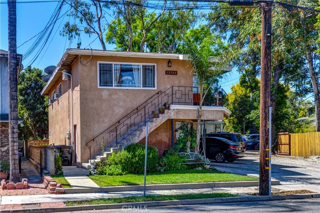 13702 Mar Vista Street
