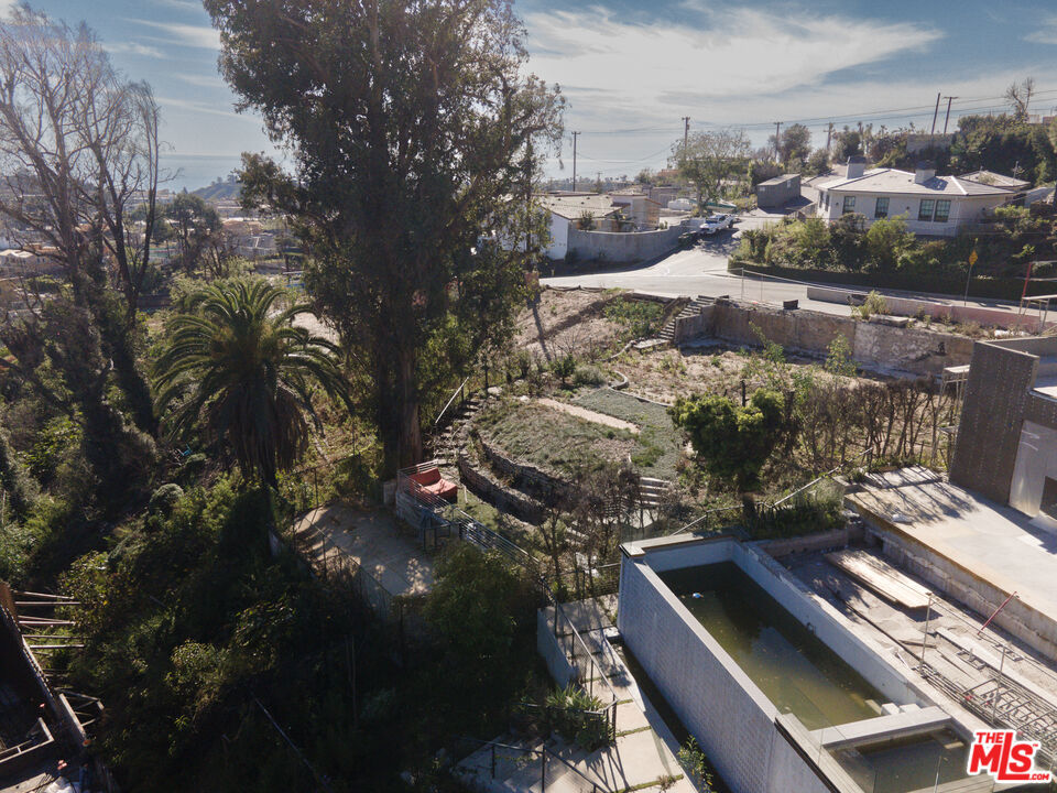 1256 Monument Street