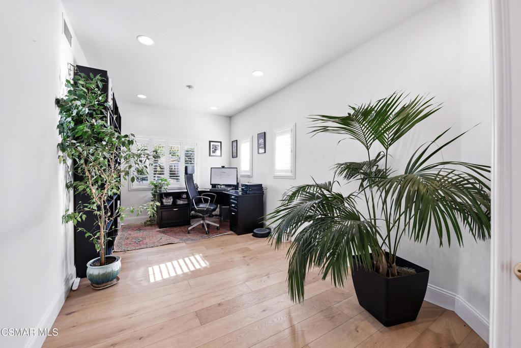 Crossroads (on Cochran)-421 - 1004672 - Residential