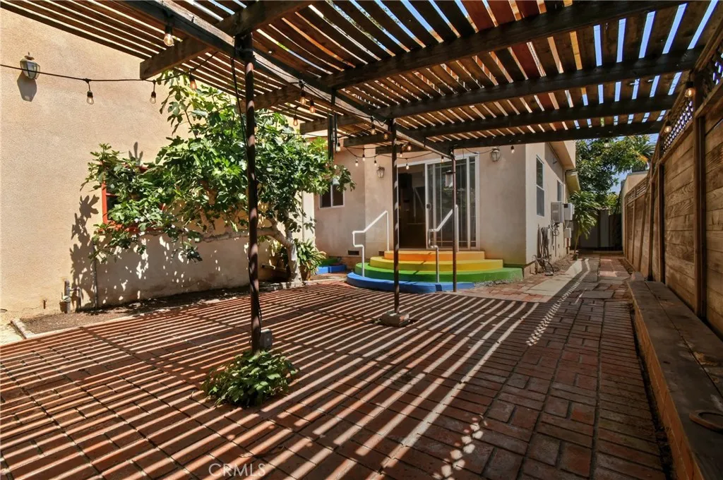 Culver City, California 90232, United States, 4 Bedrooms Bedrooms, ,4 BathroomsBathrooms,Residential,Active,181225