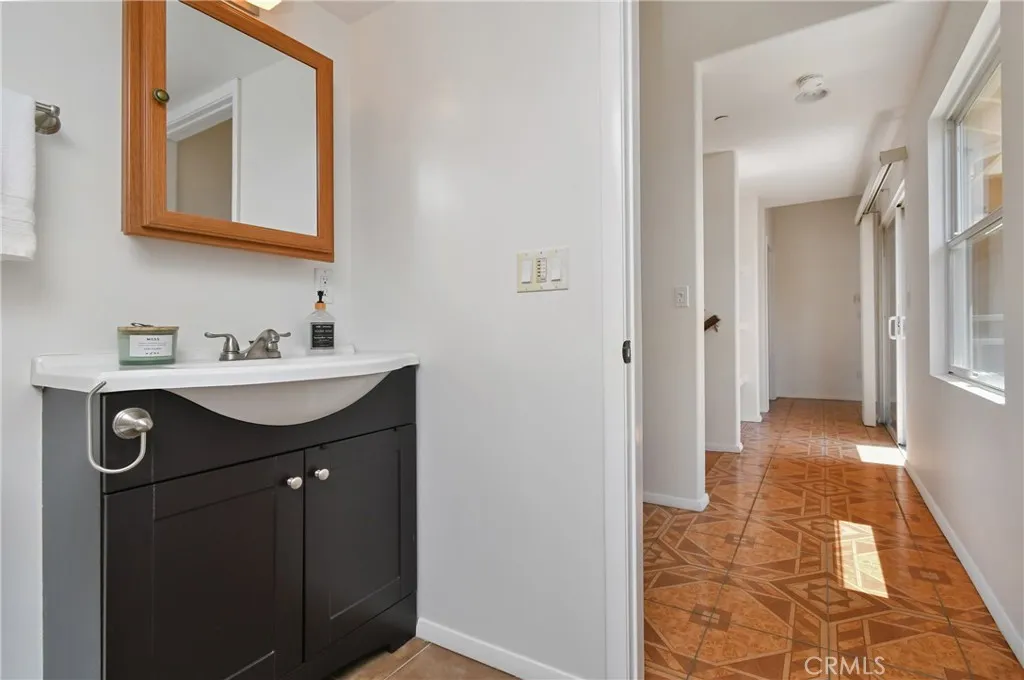 Culver City, California 90232, United States, 4 Bedrooms Bedrooms, ,4 BathroomsBathrooms,Residential,Active,181225