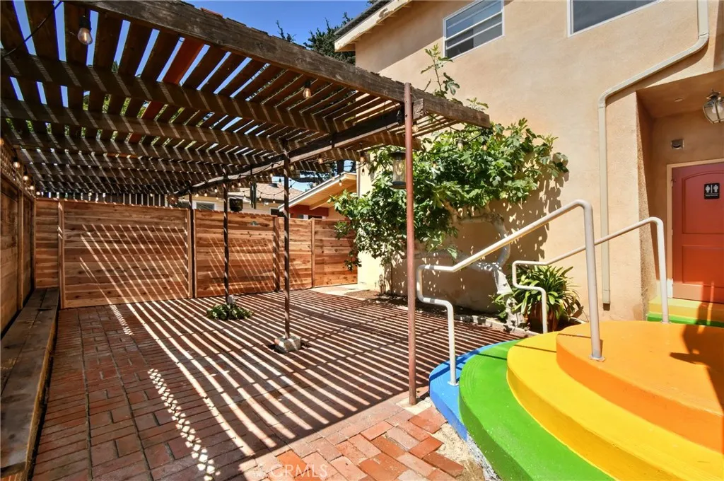 Culver City, California 90232, United States, 4 Bedrooms Bedrooms, ,4 BathroomsBathrooms,Residential,Active,181225