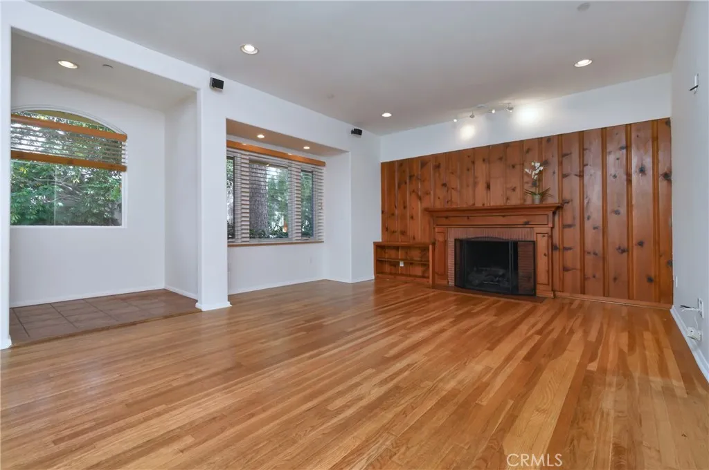 Culver City, California 90232, United States, 4 Bedrooms Bedrooms, ,4 BathroomsBathrooms,Residential,Active,181225