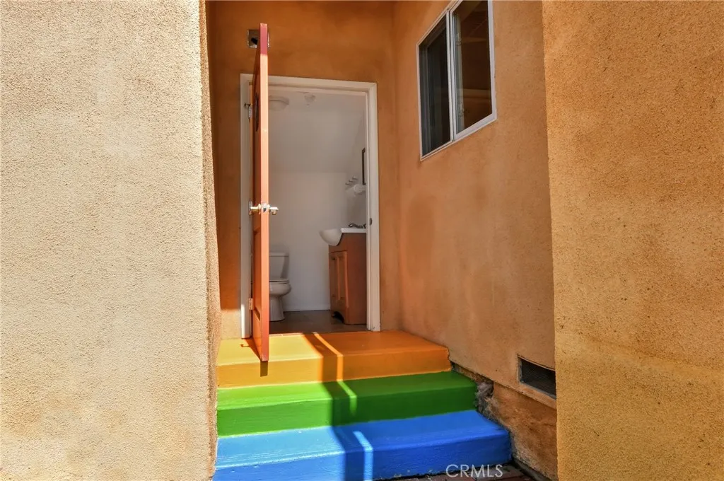 Culver City, California 90232, United States, 4 Bedrooms Bedrooms, ,4 BathroomsBathrooms,Residential,Active,181225