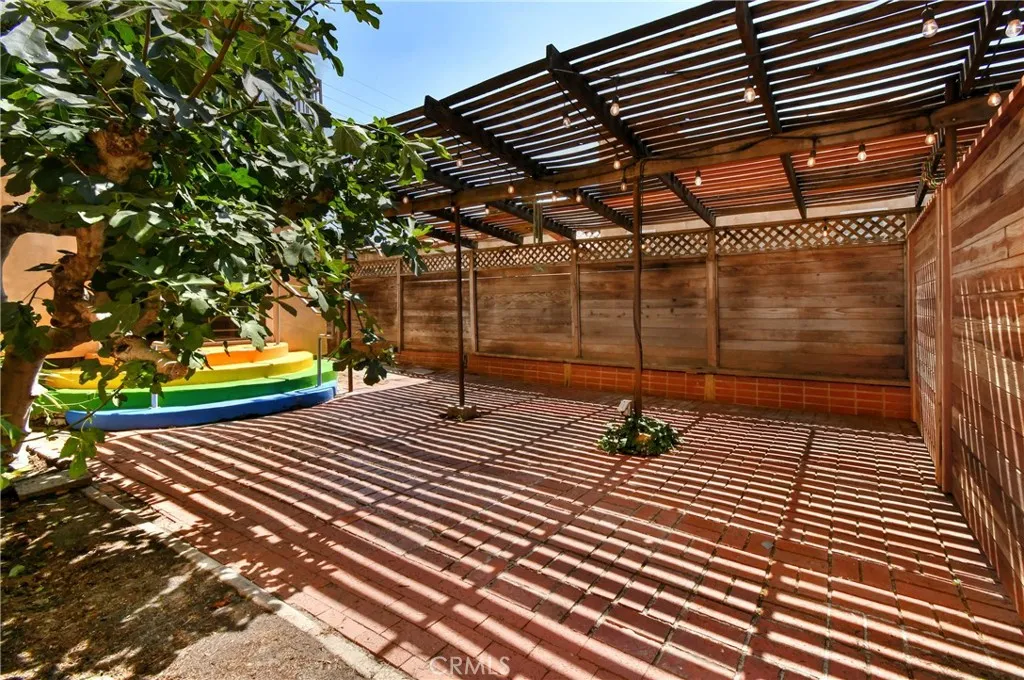 Culver City, California 90232, United States, 4 Bedrooms Bedrooms, ,4 BathroomsBathrooms,Residential,Active,181225