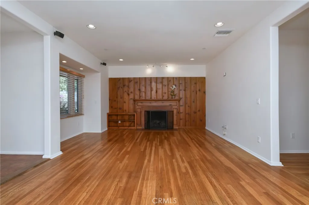 Culver City, California 90232, United States, 4 Bedrooms Bedrooms, ,4 BathroomsBathrooms,Residential,Active,181225