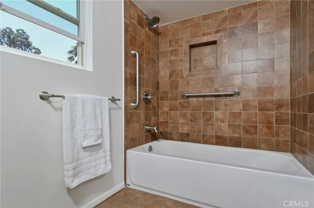 Culver City, California 90232, United States, 4 Bedrooms Bedrooms, ,4 BathroomsBathrooms,Residential,Active,181225