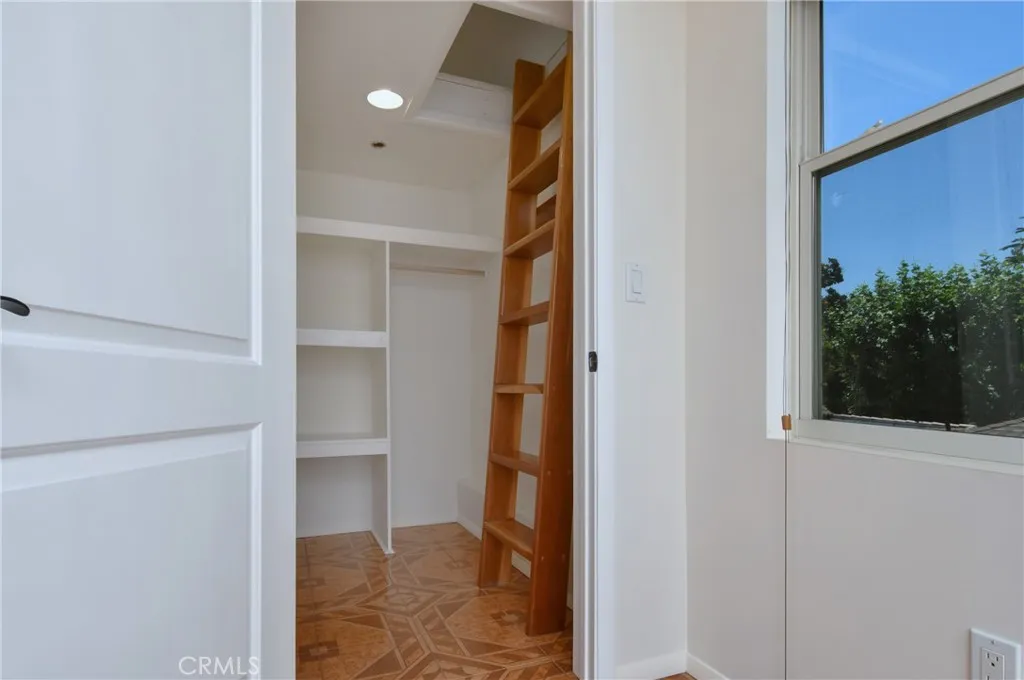 Culver City, California 90232, United States, 4 Bedrooms Bedrooms, ,4 BathroomsBathrooms,Residential,Active,181225