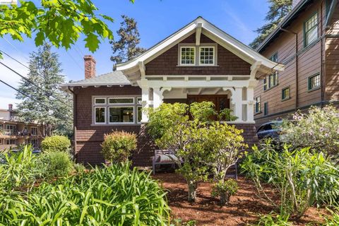 Photo of 248 Mather St St, Oakland, CA 94611 (MLS # 41128539)