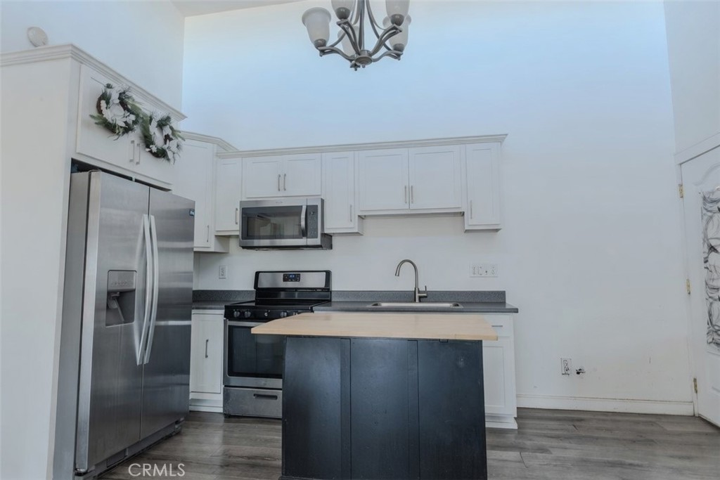 3873 Dwiggins Street