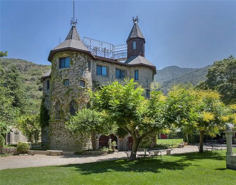 Photo of 38838 Birch Creek Ln, Oak Glen, CA 92399 (MLS # IV25253989)